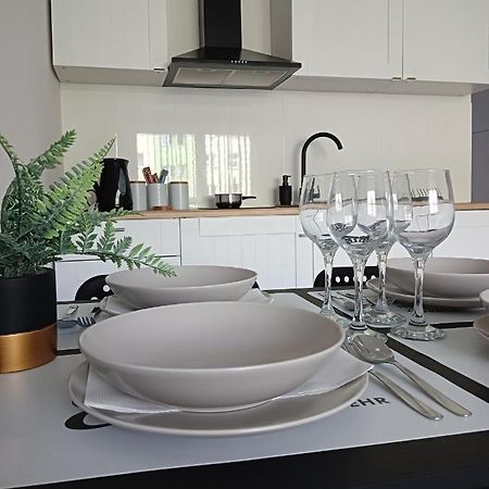 Apartamenty Oswiecim Klimatyzacja Air-Conditioned Екстериор снимка